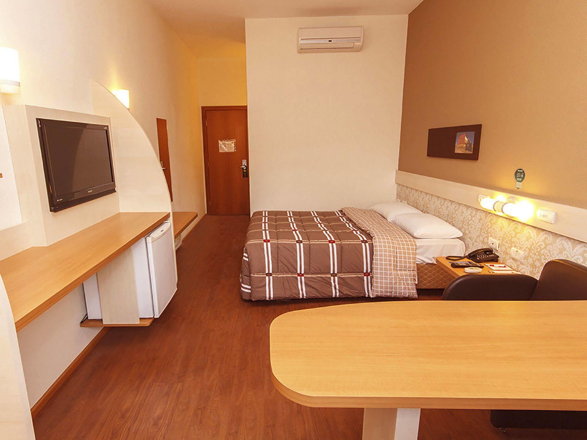 Hotel 10 Joinville Exterior photo